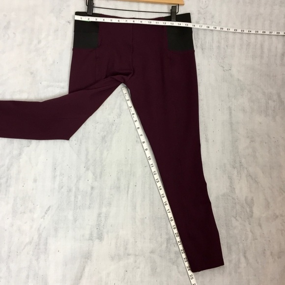 Kismet Workout Capris Size Large Purple with Stretch Panels Athleisure Pants - Picture 4 of 7
